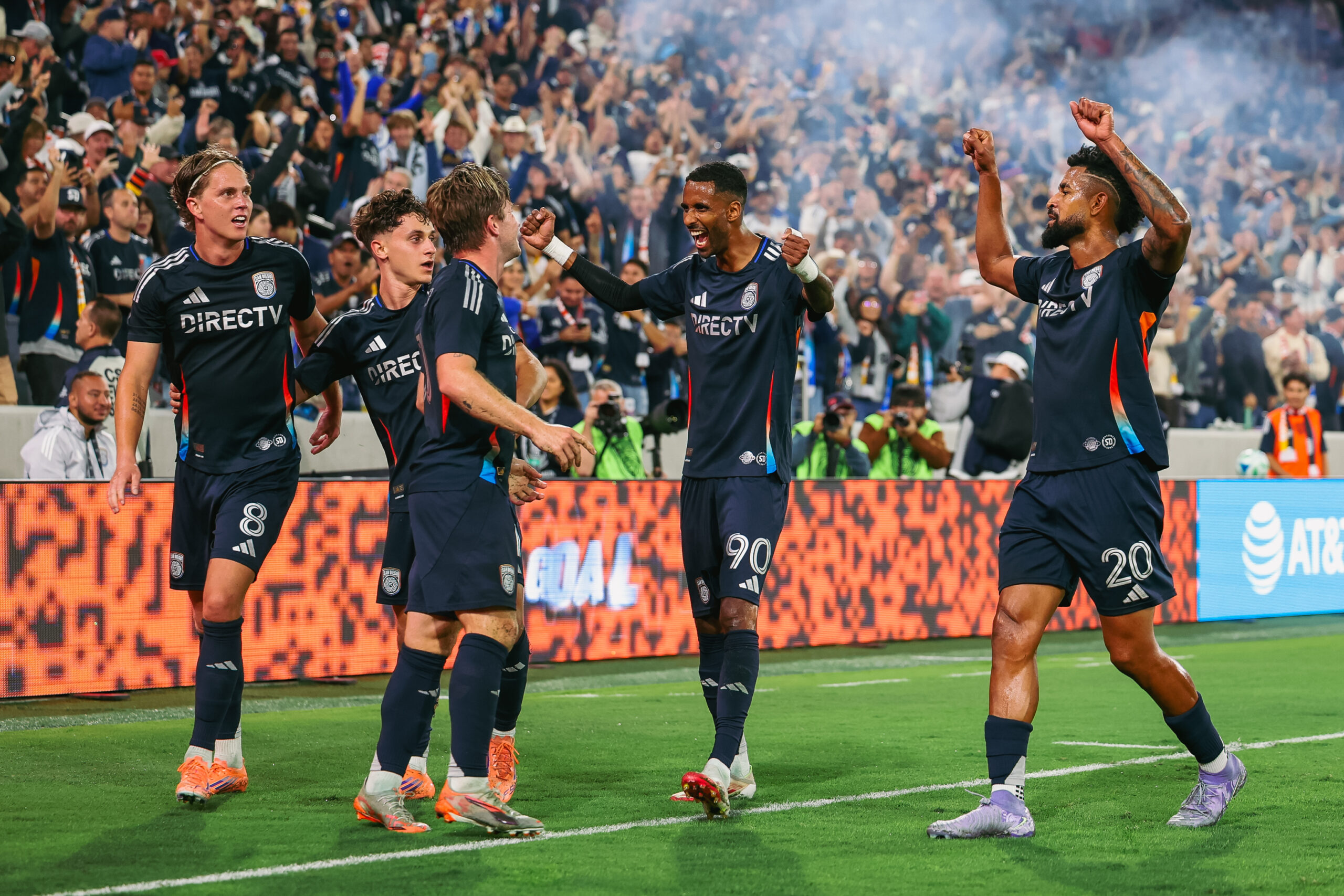 San Diego FC hace historia al vencer 2-1 a Portland en su debut en playoffs