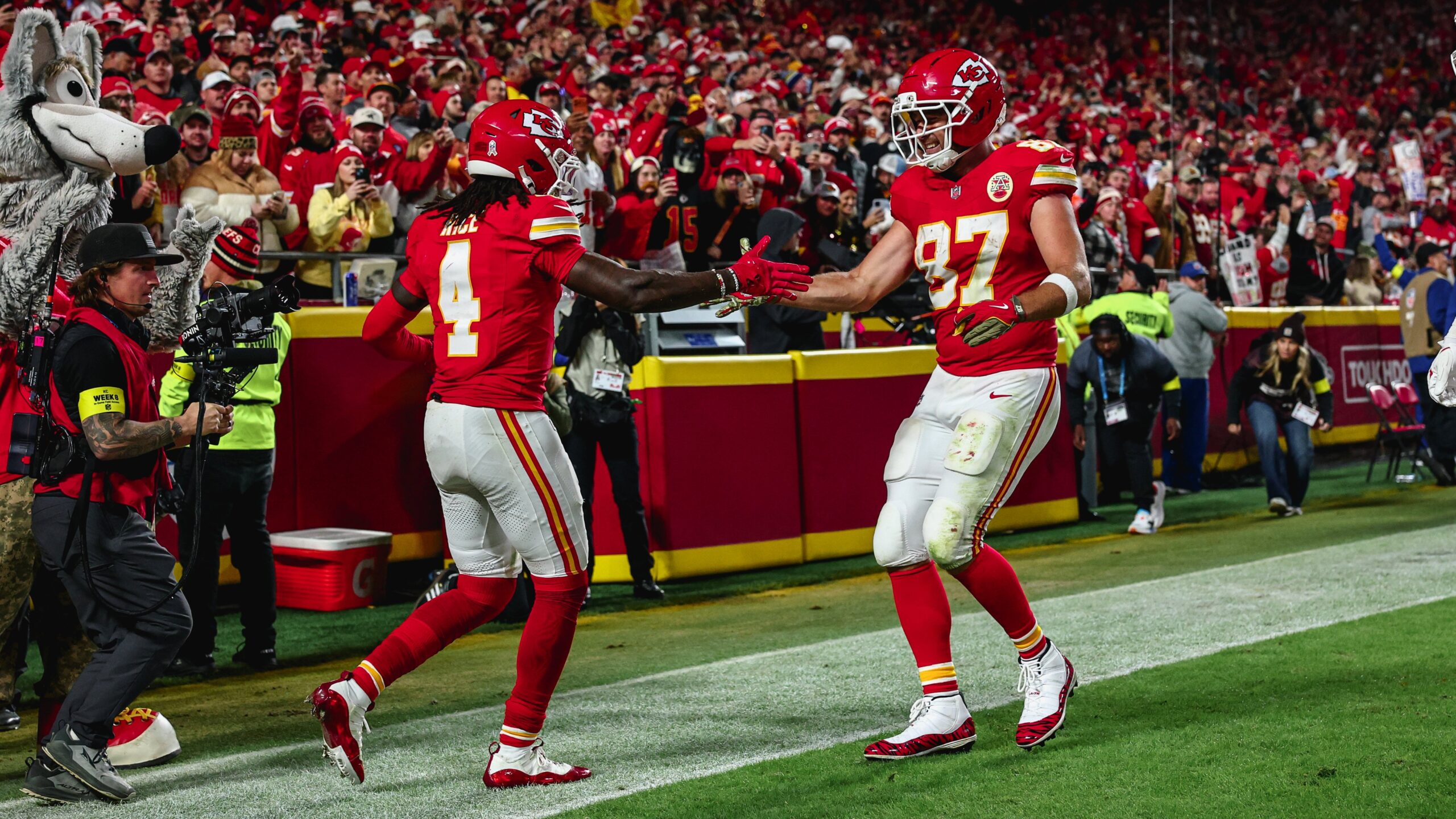 Chiefs derrotan 28-7 a los Commanders en un dominante Monday Night Football