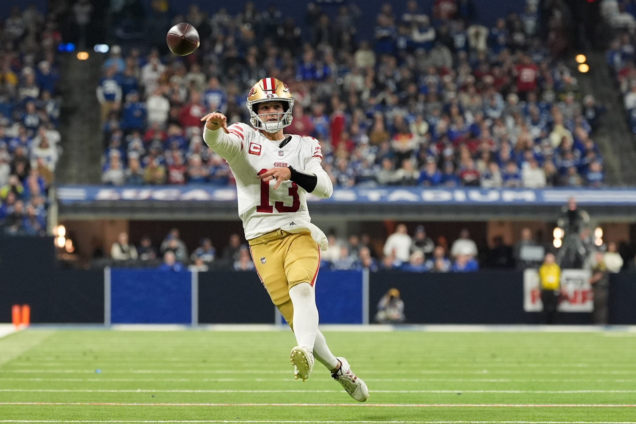 Brock Purdy lanza cinco touchdowns y 49ers aplastan a Colts en Monday Night Football