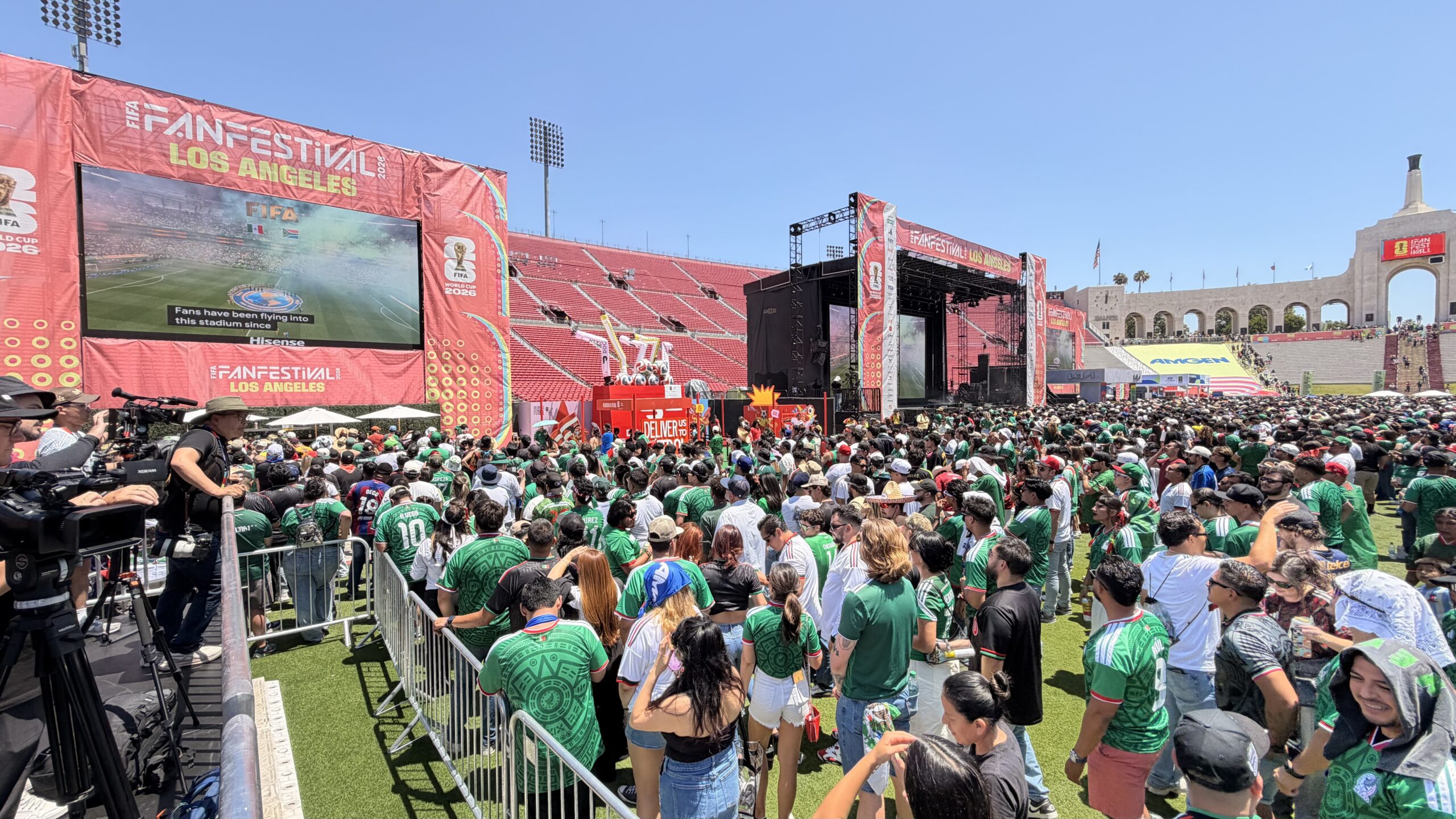 Rompe récords Fan Fest de Los Ángeles: 40 mil personas acuden al llamado del Tricolor